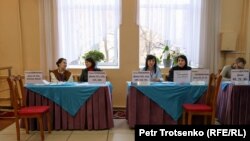 Члены комиссии на избирательном участке в Алматы на выборах президента 2022 года. Иллюстративное фото