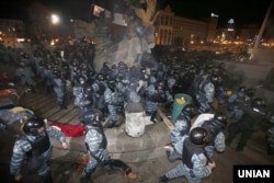 Разгон студенческой демонстрации в Киеве 30 ноября 2013 года