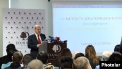 Armenia -- Viktor Dallakian addresses a congress of his Third Republic party, 23Dec.2016