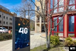 A 4iG Nyrt. informatikai-technológiai vállalat székházának bejárata Óbudán