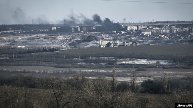 Resey Ukrainanıñ Soledar qalasın basıp aluğa ülken küş jwmsadı, köptegen sarbazı qaza taptı.