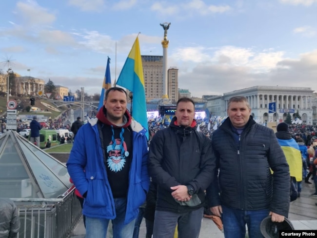 Денис Косенко з товаришами на Майдані