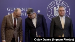 Nicolae Ciucă, Kelemen Hunor și Marcel Ciolacu, liderii coaliției de la guvernare cărora Organizaţia pentru Cooperare şi Dezvoltare Economică (OCDE) le atrage atenția asupra slăbiciunilor economice și le face câteva recomandări greu de pus în practică.