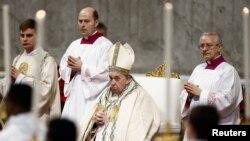 Poglavar Rimokatoličke crkve predvodi novogodišnju misu, Vatikan, 1. januar 2023.