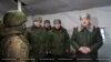 Александр Лукашенко (крайний справа) с военными