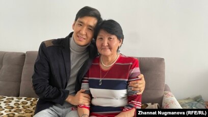 Ұялшақ қыз порно