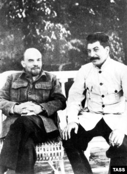 В. Ленин и И. Сталин, Москва, 1922 г.
