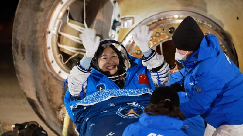 Kineski astronauti se vratili na Zemlju nakon šest mjeseci u svemiru