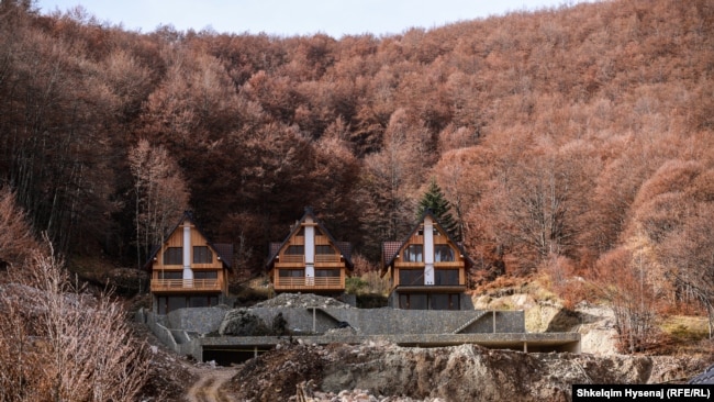 Ndërtimet e jashtëligjshme në Brezovicë 