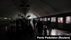 Вимкнене освітлення на станції метро в Києві, фото ілюстративне