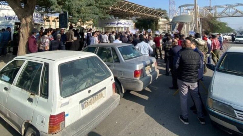 Radnici u naftnoj industriji počeli štrajk dok se nemiri u Iranu nastavljaju 