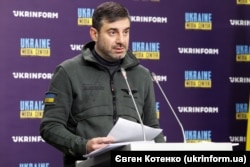 Dmitro Lubinec, a Verkhovna Rada emberi jogi biztosa egy tájékoztatón Kijevben 2022. december 14-én