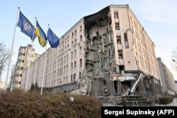 Отель в Киеве после российского ракетного удара 31 декабря 2022 года
