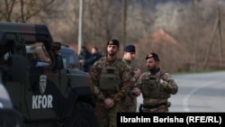 Pripadnici mirovne misije NATO na Kosovu, KFOR, na severu zemlje (foto-arhiv)