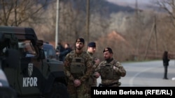 Pjesëtarë të misionit të NATO-s në Kosovë, KFOR në veri të Kosovës. Fotografi nga arkivi. 