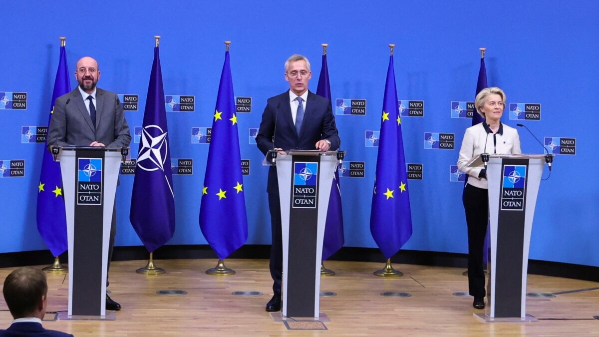 Генералният секретар на НАТО Йенс Столтенберг, председателят на Европейския съвет