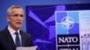 Очільник НАТО разом з головою МЗС обговорив «життєво важливу підтримку, яку союзники із НАТО надають Україні у її мужній боротьбі проти вторгнення Росії»