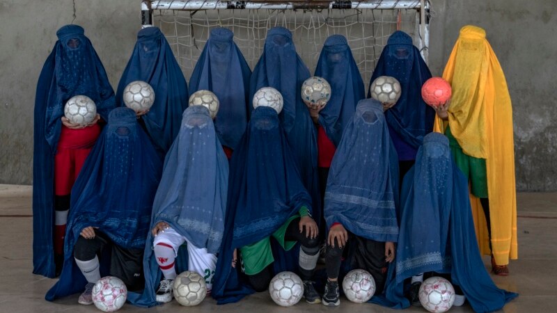 Sportistkinje u Avganistanu pod burkama u strahu od talibana