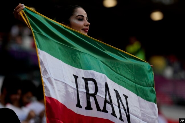 Iako bi Iran mogao da prođe dalje nerešenim rezultatom 29. novembra, ne može da si priušti poraz ako želi u osminu finala. Za prolazak SAD jedina opcija je pobeda.
