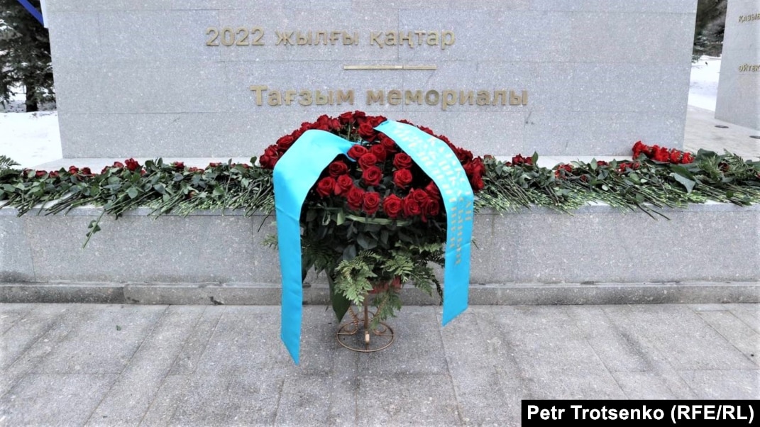 София Эванс бейне Жұмбақ жыныстық қатынасқа нұсқайды.