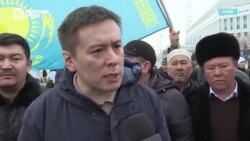 В закрытом режиме и под угрозой новых обвинений: как в Казахстане судят Жанболата Мамая 