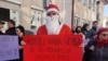 Протест на пациентите со цистична фиброза меѓу кои и Марио Маневски, татко на двегодишно девојче со оваа болест
