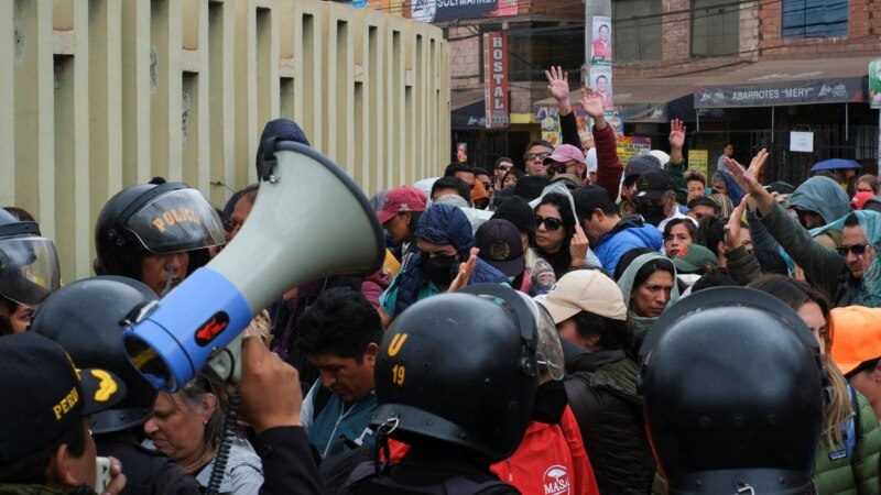 Demonstranti u Peruu blokirali puteve, zatvoreni aerodromi