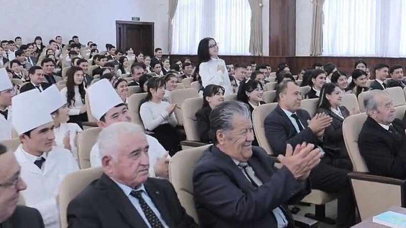 Studentkinji u Uzbekistanu ponuđen državni posao kada je predložila 'fabriku trolova'