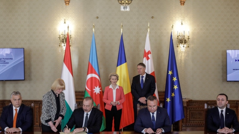 امضای قرارداد انتقال برق «پاک» جمهوری آذربایجان به اروپا