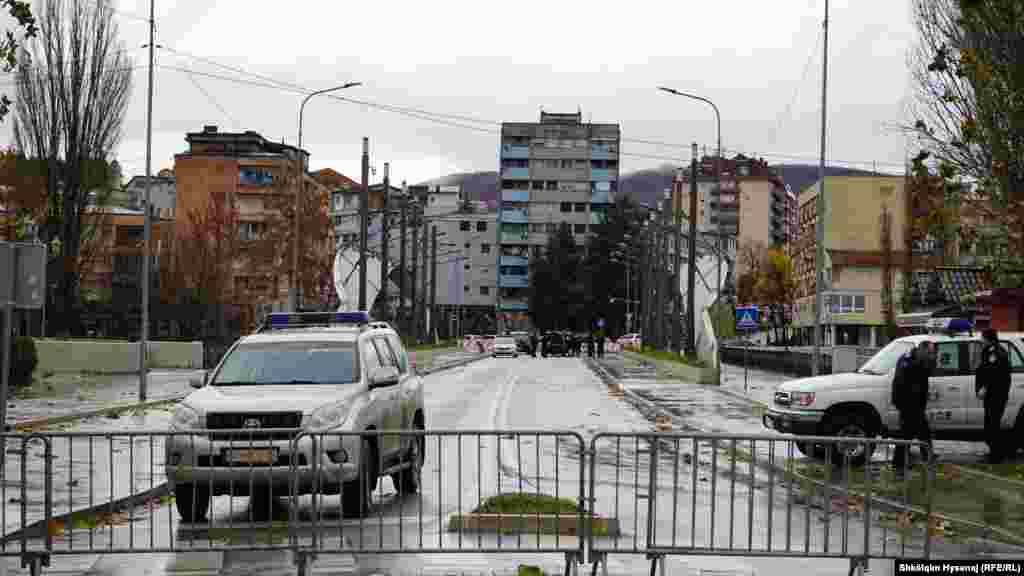 Gjatë natës së 10 dhjetorit është raportuar për sulme mbi patrullat vëzhguese të EULEX-it dhe Policisë së Kosovës.