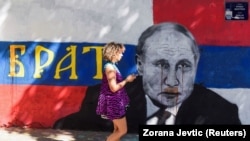 تصویر پوتین بر دیواری در بلگراد، صربستان