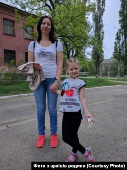 Анна Соколова з мамою Яною