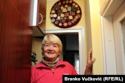 Bihorac Kuzmić je nakon odlaska u penziju počela da se bavi i planinarenjem i učestvovanjem na maratonima.