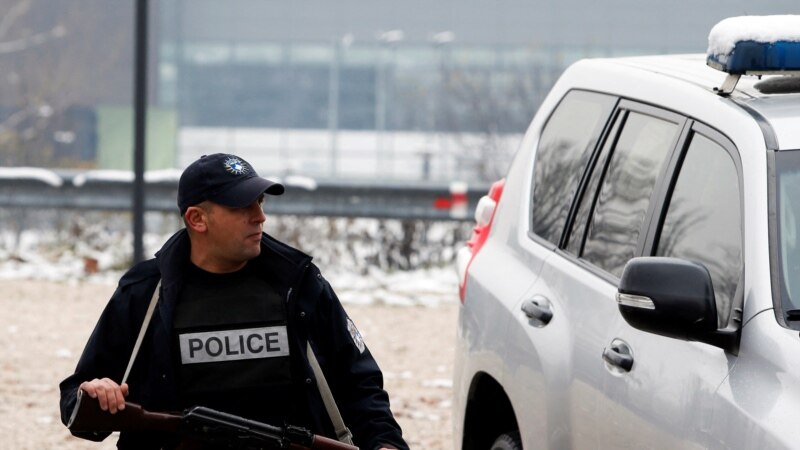 Косовска полиција: Лицата кои го нападнаа полициското возило се со криминално досие