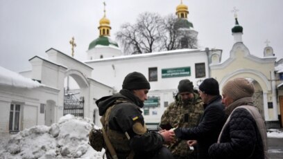 Службата за сигурност на Украйна СБУ е претърсила 15 катедрали