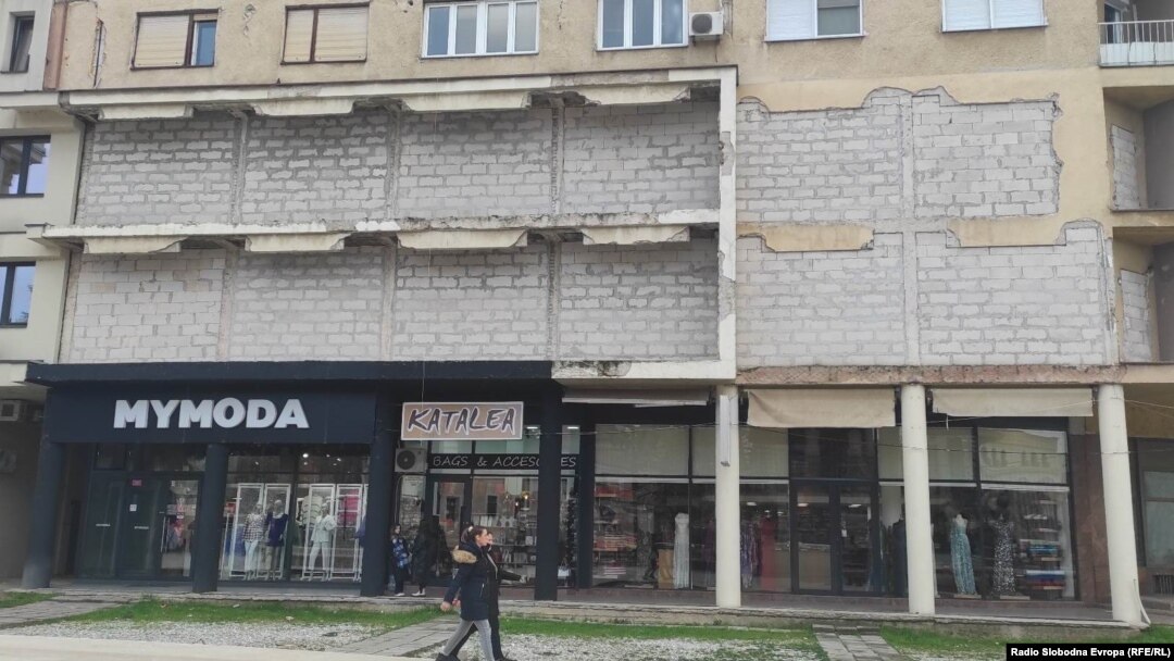 Зградата до министерството за транспорт и врски