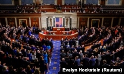 Конгресс США аплодирует Владимиру Зеленскому в знак поддержки Украины в отражении агрессии России. США. 21 декабря, 2022 года