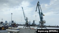 Портальные краны Батумского морского порта