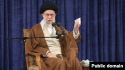 Ali Khamenei, liderul suprem al Iranului. Acesta a devenit ținta a mai multe slogane ale protestatarilor