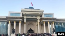Акция протеста у Дворца правительства Монголии, 5 декабря 2022 года.

