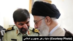 احمدرضا رادان (چپ) در کنار علی خامنه‌ای