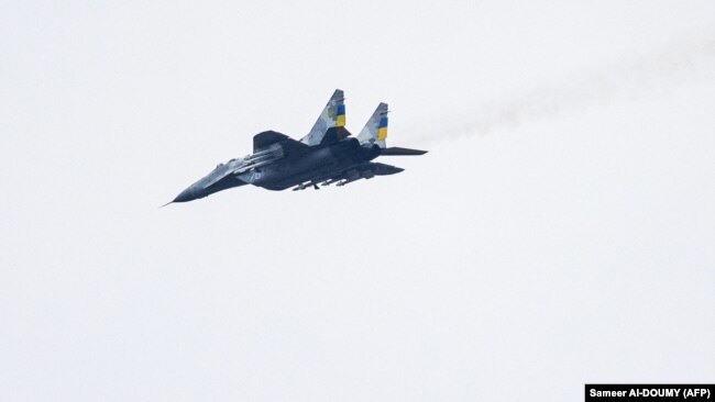 Ukraina äskeri äue küşteriniñ MiG-29 wşağı.