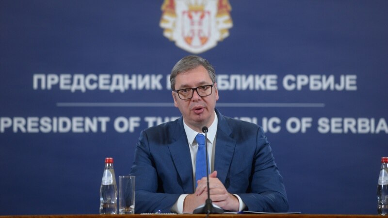 Vučić kaže da Kosovo 'nema načina' da primenjuje kazne za tablice