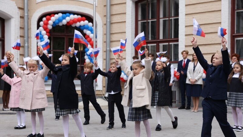 Данные о школьниках Псковской области начнут передавать военкоматам
