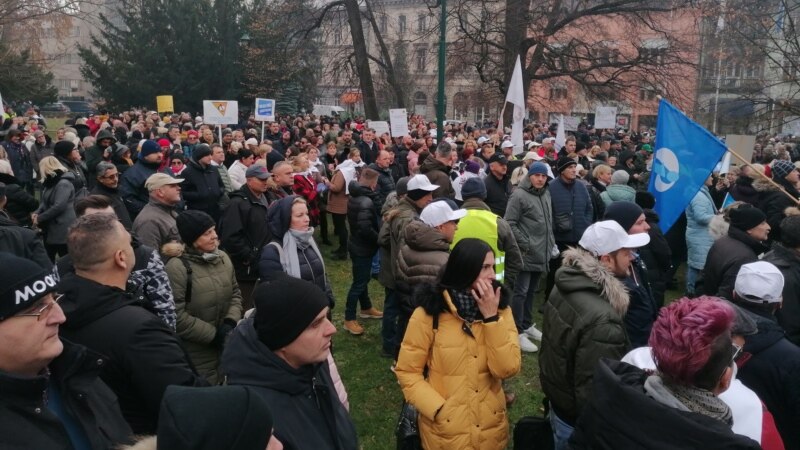Protest zaposlenih u javnoj upravi u Sarajevu