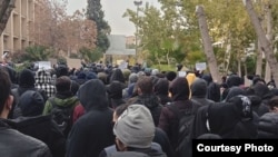 تصویری آرشیوی از اعتراضات پاییز گذشته دانشجویان در ایران
