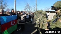 Ադրբեջանցի «էկոակտիվիստները» և ռուս խաղաղապահները Լաչինի միջանցքում, 12-ը դեկտեմբերի, 2022թ.
