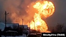 Пожар в част от основен газопровод край село Ямбахтино в Русия, който продължава и към Украйна. Снимката е от 20 декември
