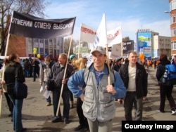 Роберт Латыпов на митинге против отмены прямых выборов мэра