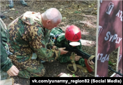 Заняття зі стрільби в «Юнармії Республіки Крим»